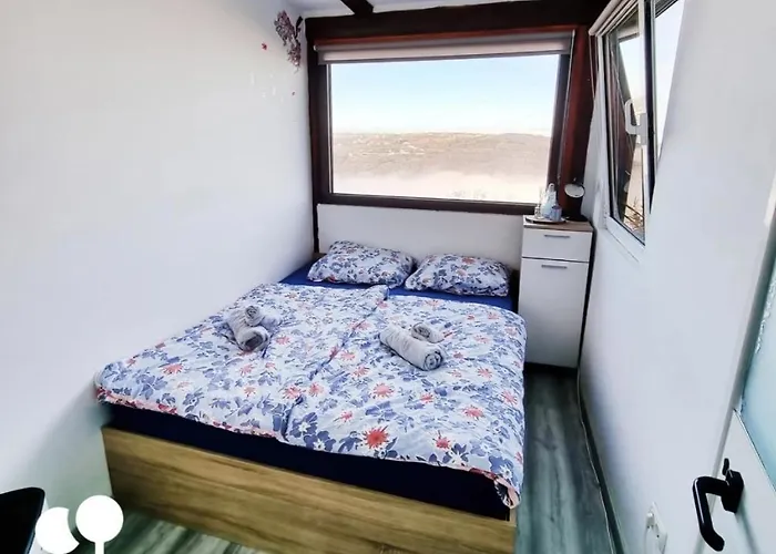 Apartma Matjaz דירה *